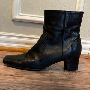 Jones New York Women’s US 8.5M Block Heel Black Leather Side Zip Booties